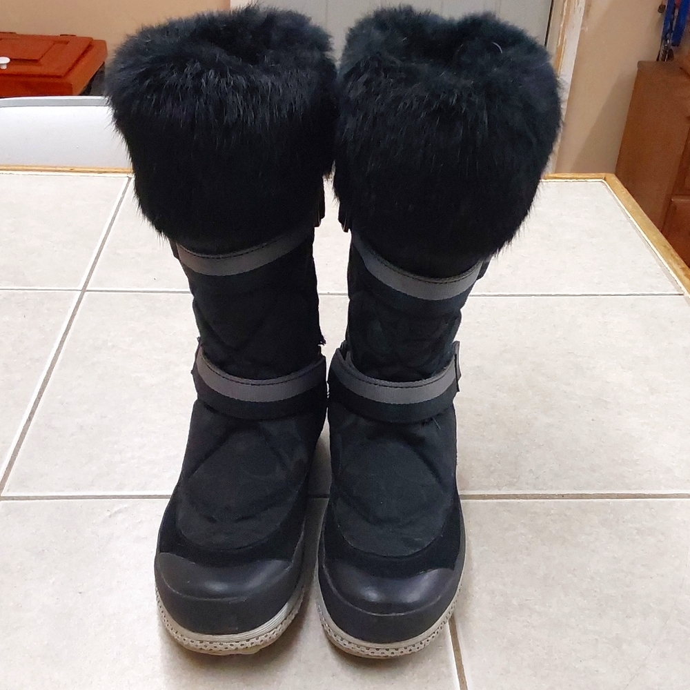 Woman’s Coach black Marietta winter boots with fur tops size 7.5